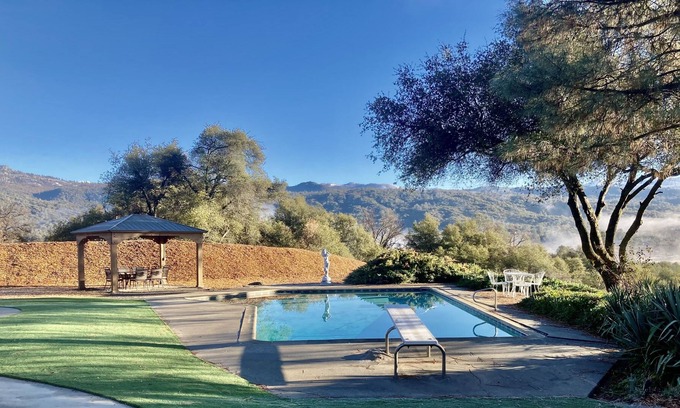 Ahwahnee Casa | Unique Space, Views, Pool, Fireplace, Close to Yosemite & Town
