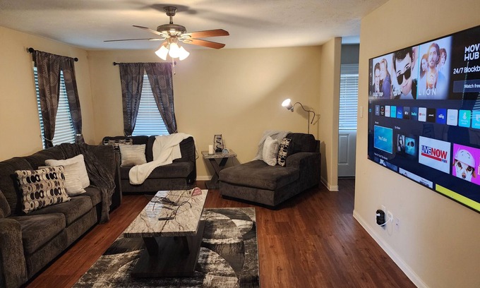Houston Casa | Unique, spacious and well furnished 3-bedroom house in a quiet area of Houston.