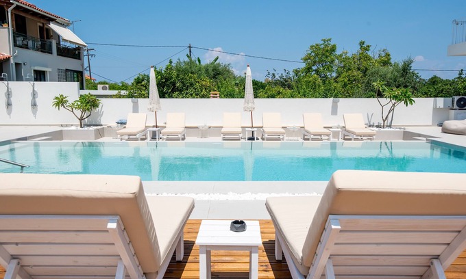 Patras Apartamento | Unique suites only 1 minute away from the sea and Pet-Friendly!