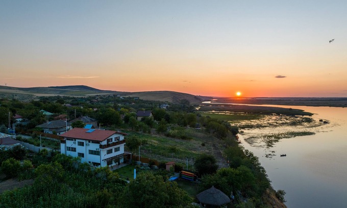 Somova Casa | Unique view and charming sunsets at the secret oasis of the Danube Delta