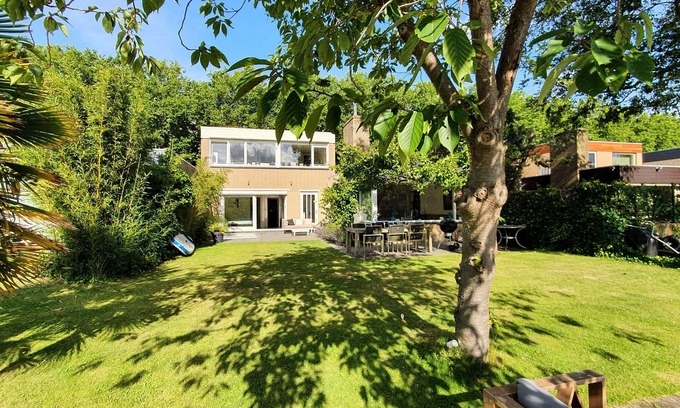 Westlandgracht Casa | Unique Villa With Fantastic View Over the Water