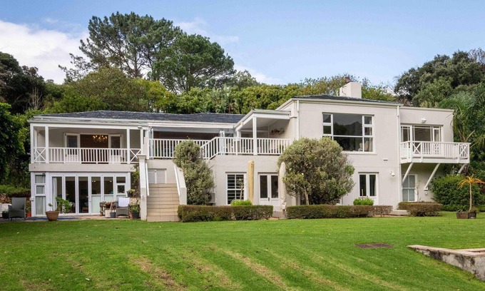 Bishopscourt Casa | Unique Villa with pool and tennis court