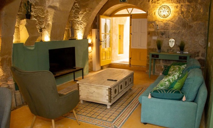 San Lawrenz Casa | Unique Village Hideaway