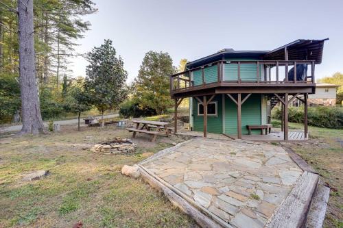 West Jefferson Casa | Unique West Jefferson Home with Fire Pit and Grill!