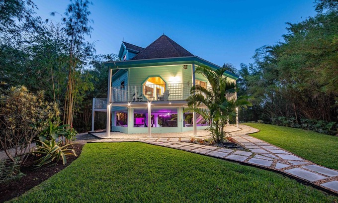 Davie Casa | Uniquely Beautiful Octagon Oasis- Mins away from the Hard Rock Hotel and Beaches
