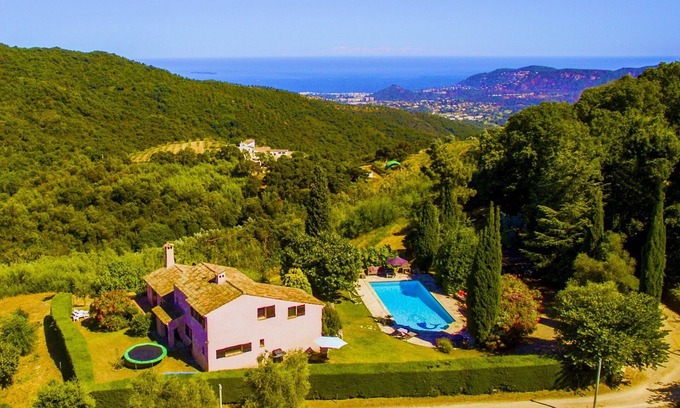 Tanneron Villa | Con una ubicación única villa con piscina y vistas al mar impresionantes cerca de Cannes
