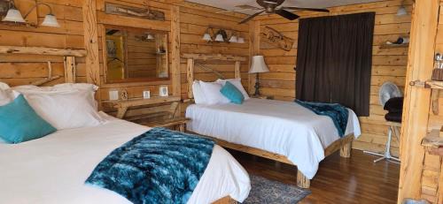 Cedaredge Cabina | Unit 1 at the Cedaredge Lodge