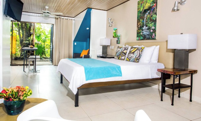 Valle Pura Vida Villa | Unit 10 Tico Tico Villas Garden Studio