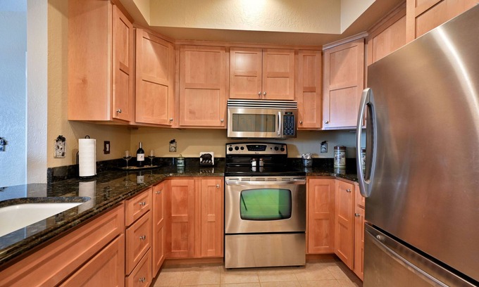 Birchwood Condominio | Unit 433a 1 Bd/ 1 Ba Condo 1 Bedroom Condo by RedAwning