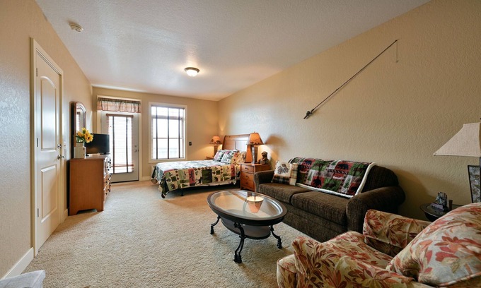 Birchwood Condominio | Unit 433b Efficiency 1bd/ 1 Ba Condo Condo