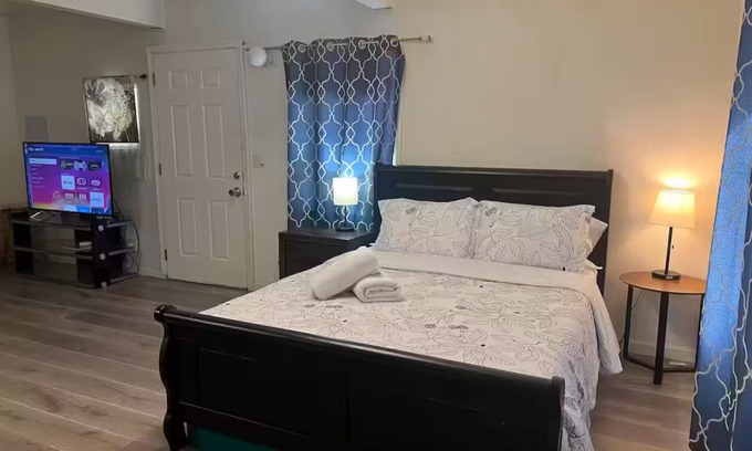Centerville Casa | Unit C - The Hideaway