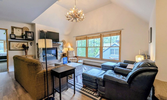 River Run Condominio | Jack Pine 8007 Dos camas grandes, a pie de pendientes, WIFI GRATUITO, vistas de River Run By SummitCove Lodging