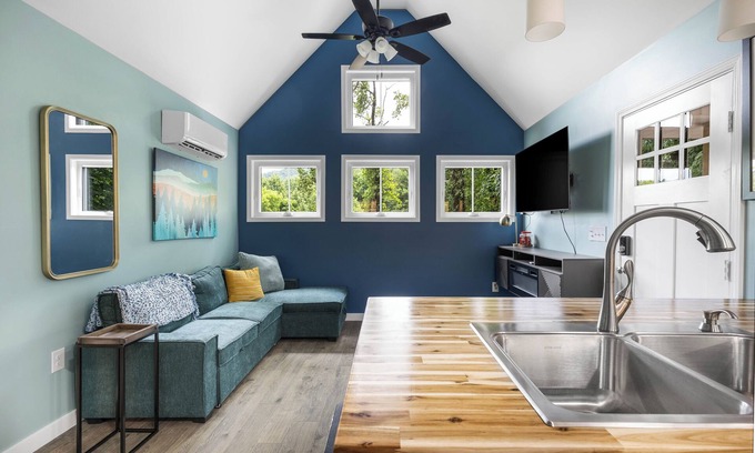 Skyland Casa | Unleash the Adventure with hot tub. Pet-Friendly!