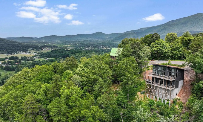 Wears Valley Cabina | Unobstructed Mountain Views | Heated Indoor Pool