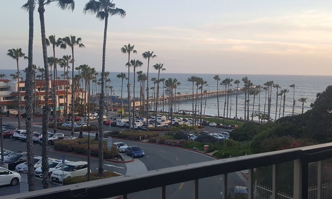 San Clemente Condominio | RECIENTEMENTE REMODELADO Impresionante vista y ubicación ¡Justo en el muelle!
