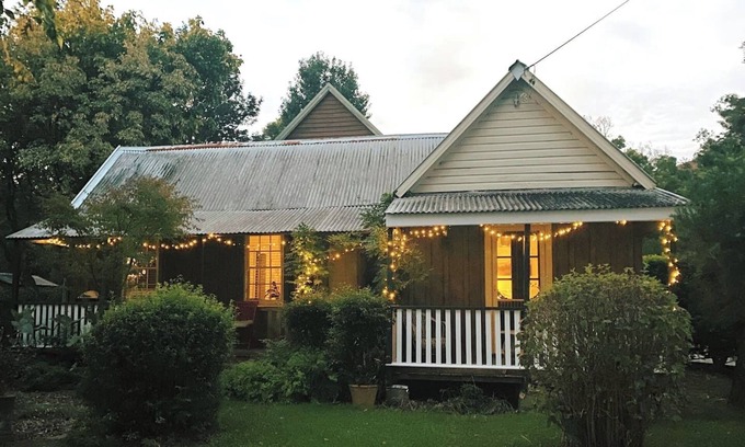 Cambewarra Cabaña | "Unplug & Reconnect" at our romantic Rose Cottage