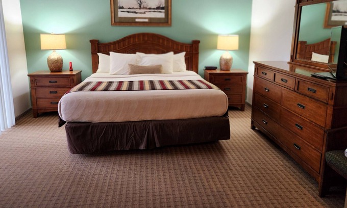 Lake Lure Casa | Unplug & Unwind in this beautiful 2BDR townhome @ Rumbling Bald in Lake Lure