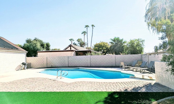 Lake Biltmore Village Casa | 1 bedroom rental with a private pool