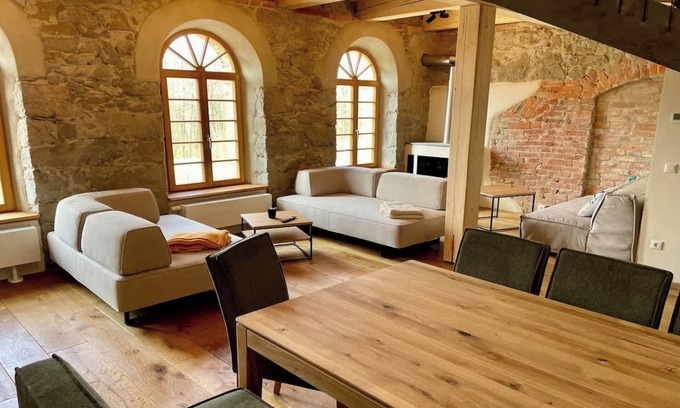 Buhlau Apartamento | Unterkunft mit Kamin, Whirlpool und Sauna