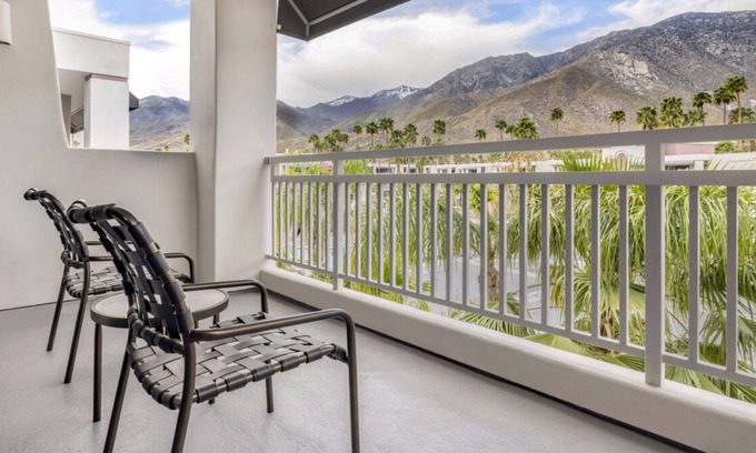 Canyon Corridor Complejo | Unwind and Explore | Your Palm Springs Retreat! Gorgeous 4 Suite | Outdoor Pool