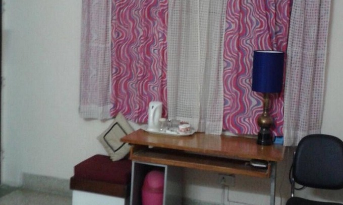 Adarsh Nagar Casa | Relájate en un lujoso bungalow