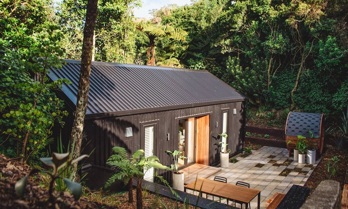 Wellington Casa | Unwind in an urban oasis w/sauna & garden views