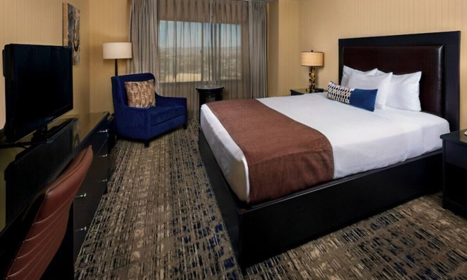 Las Vegas Casa | Unwind in Elegance! Your Perfect Romantic Retreat