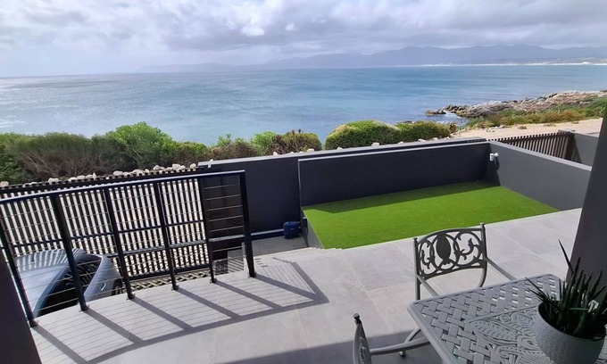 De Kelders Apartamento | Unwind in oceanfront elegance