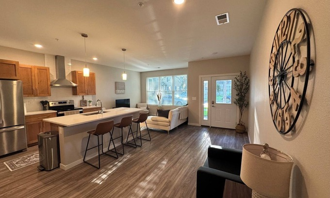 Roosevelt Casa | Unwind in Style at Fargo's Hidden Gem! #102