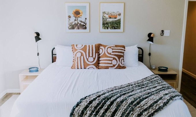 Keller Casa | Relax - Outdoor Living and Hot Tub, Shops and Restaurants Nearby