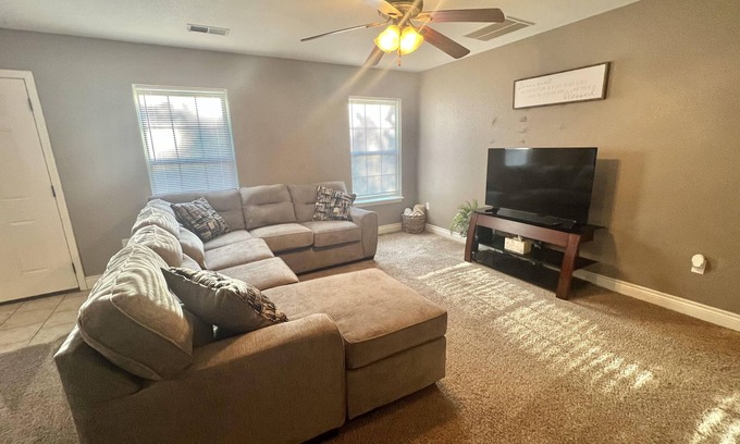 Waynesville Casa | Unwind, Recharge, Repeat: Your Cozy Retreat Awaits. Only 8 miles from FLW