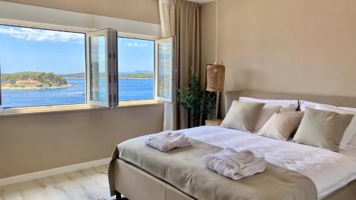Hvar Old Town Apartamento | Up&Above ,New Luxury Apt, Steps from Beach and Old Town