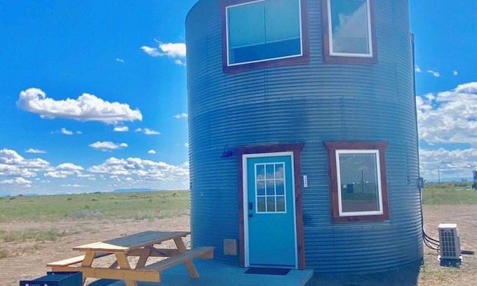 Mosca Apartamento | Up-cycled Grain Bin Villa just 20 mins. from the Great Sand Dunes NP w/ WiFi, AC