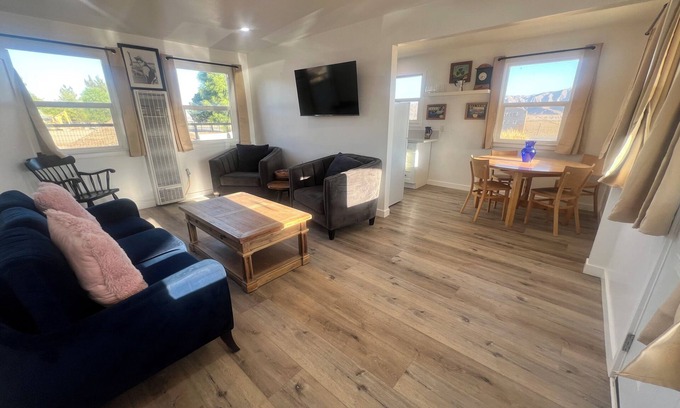 New Cuyama Apartamento | Updated 1BR w/ Kitchen, Fast WiFi + Highway Access Near Carrizo Plain