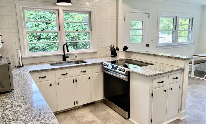 Apex Casa | Updated 2-bedroom Ranch in Downtown Apex