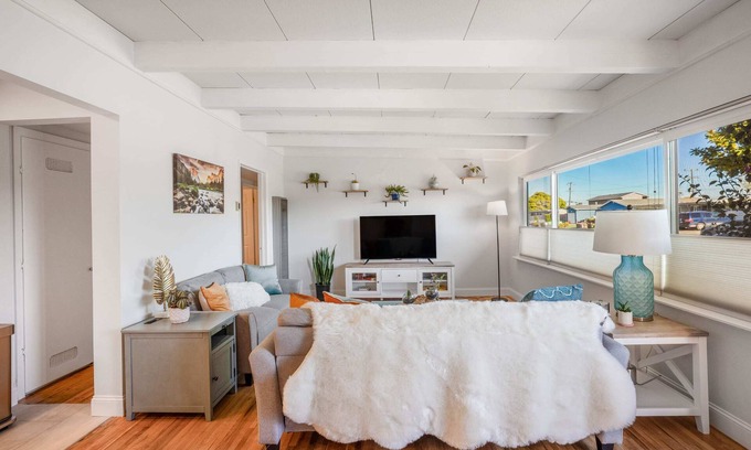 Santa Maria Casa | Updated 3 Bd Home | Pet Friendly | Backyard Oasis