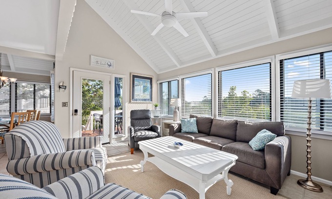 Seabrook Island Cabaña | Updated 3BR/2BA Cottage! Close to beach! Golf Course Views! Amenity Cards Available!