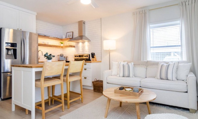 South End Apartamento | Updated and wonderfully designed 2BR suite