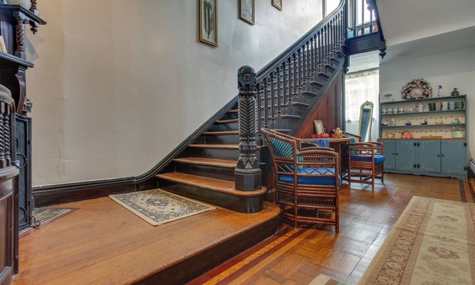 East Orange Apartamento | Updated Apartment: Near New York City!