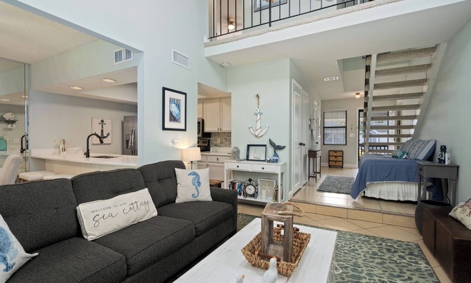 Orange Beach Casa | UPDATED BATHS! LAST MINUTE DEALS-Coastal Modern END UNIT in OBA-WALK Everywhere!