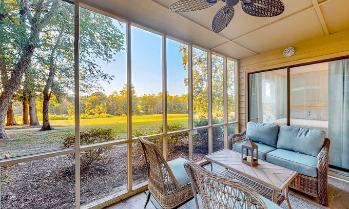 Sea Trail Condominio | Updated condos in a great location with sunroom & two kitchens - dog-friendly