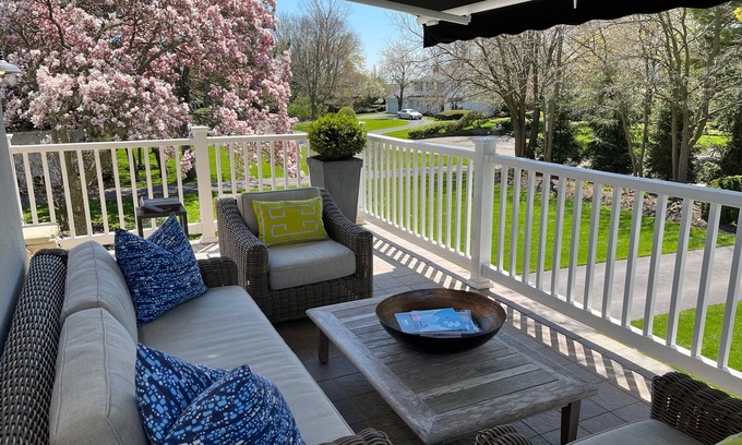 Grosse Pointe Casa | Updated, delightful Grosse Pointe hideaway-walking distance to GP city and Hill.