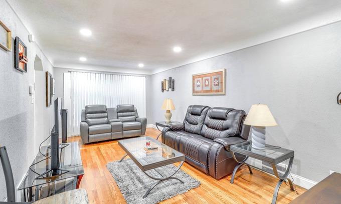 Detroit Casa | Updated Detroit Vacation Rental ~ 9 Mi to Downtown