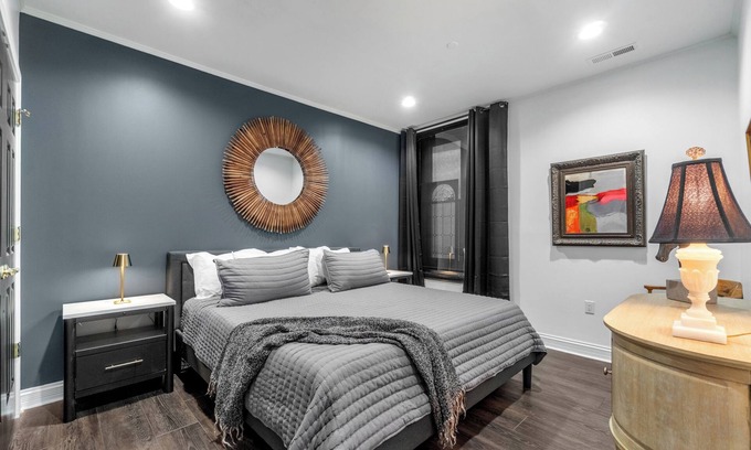 Downtown Louisville Condominio | Updated Downtown Condo, King Bed, Free Parking