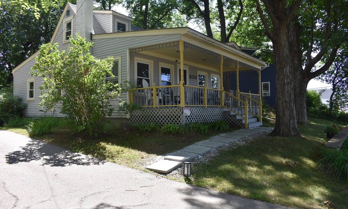 Lochmere Casa | Updated Historic Cape overlooking the famous Winnisquam Sandbar
