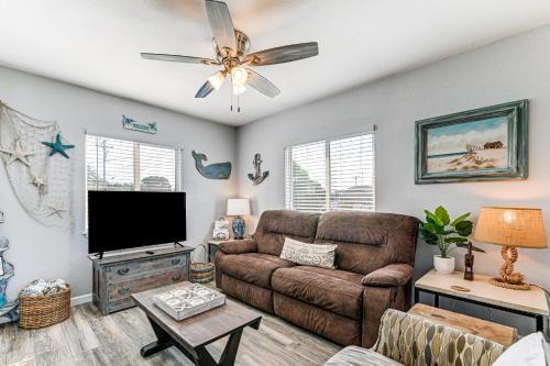 Crescent City North Casa | Updated Home 2 Mi to Beach in Crescent City!