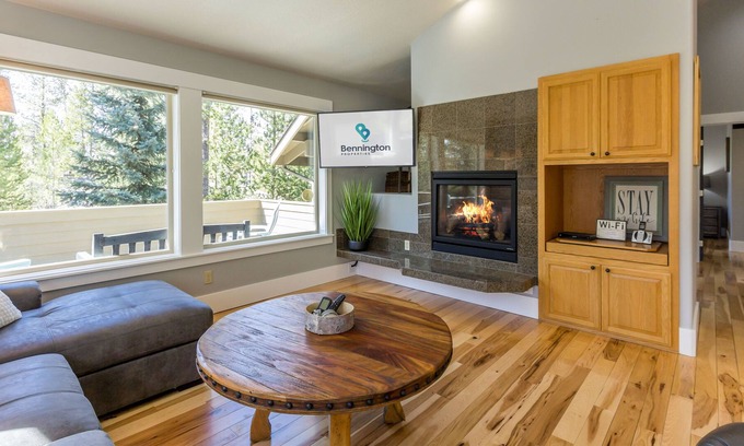 Deer Park Casa | Updated Home King Master, Fireplace, Hot Tub- OLLA17