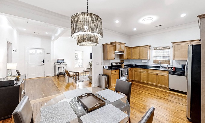 Eagan Park Casa | Updated home with porch, private parking & AC - minutes to ATL & near airport
