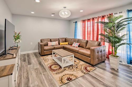 Palmyra Casa | Updated Home with Pool Table about 4 Mi to Hershey!