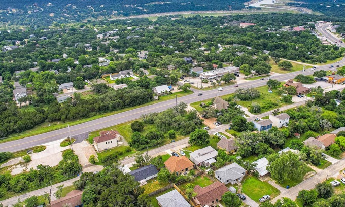 Jonestown Casa | Updated Jonestown Home w/ Patio - 1 Mi to Lake!